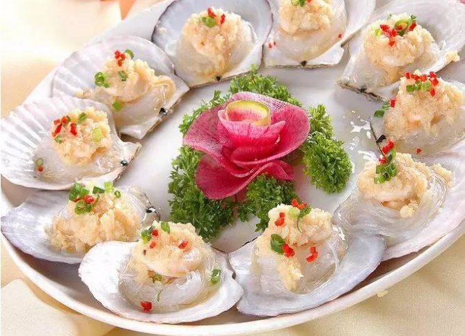 海鲜中有种叫做(扇贝)的,它的肉有一快是黑色的能吃吗