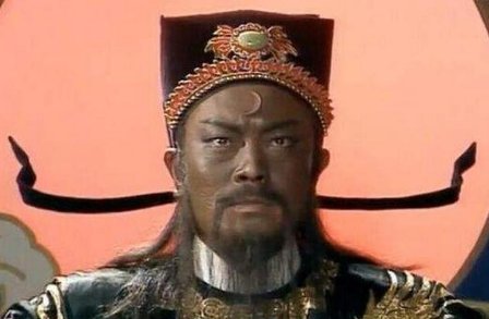 包青天哪集包公斗法王？