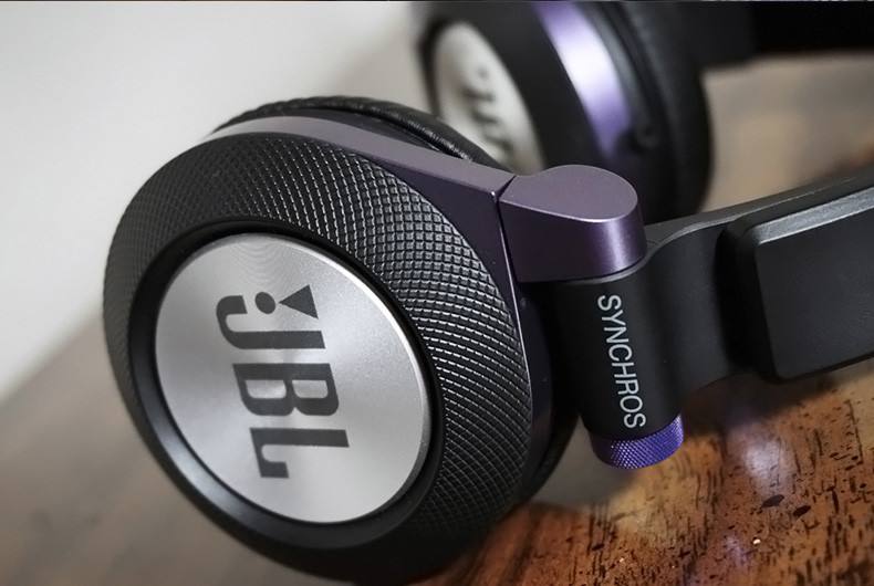 jbl耳机是什么档次的牌子？