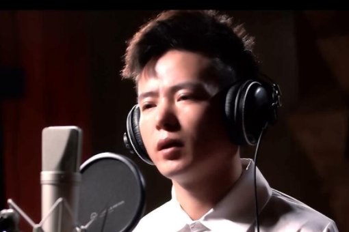 静静的不说话停在那发呆是什么歌？