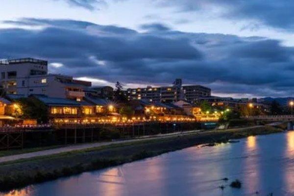 灯影幢幢的读音