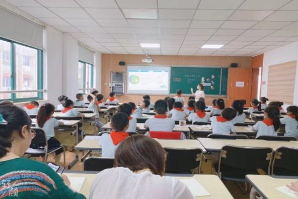 诸葛亮的隆中对原文及翻译