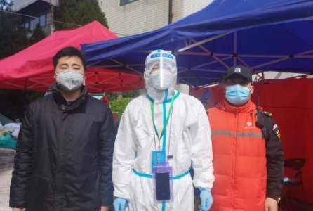 上海小区居民回应居委会殴打两女子，此事背后有哪些细节值得关注？