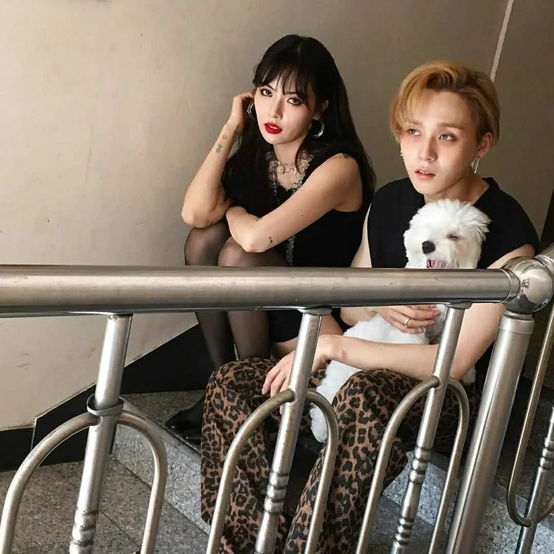 泫雅和男友组合出道引热议,她是恋爱脑吗?