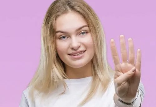 四女手指的画内容是什么