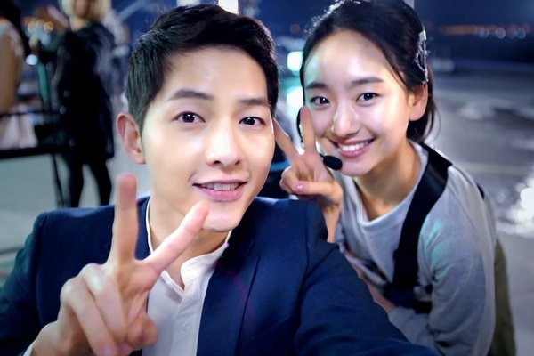 v字手势的来源是哪里，它的寓意有没有发生过变化？