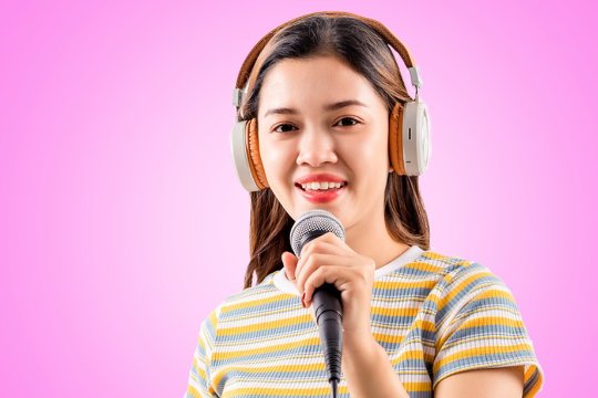 海阔天空串词报幕词