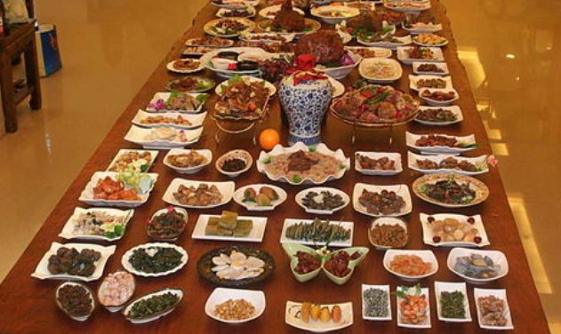 满汉全席吃一次多少钱？