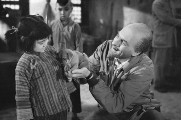 白求恩大夫资料和故事？