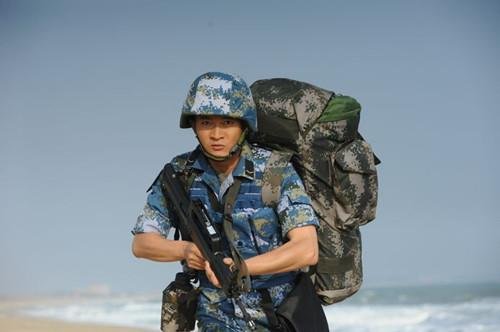 《火蓝刀锋》演员都有谁？