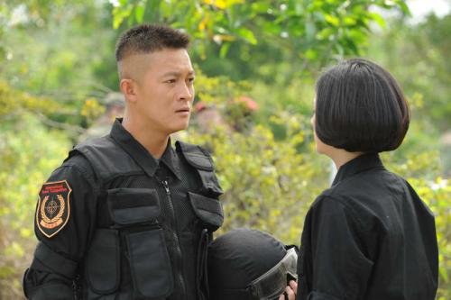 《火蓝刀锋》演员都有谁?