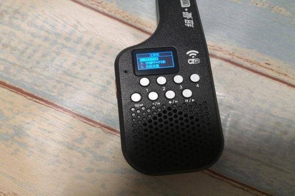 千里通电话打一成语