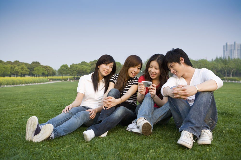 假期被同学妈妈邀请帮助同学补课，我提出收费，这样做过分吗？