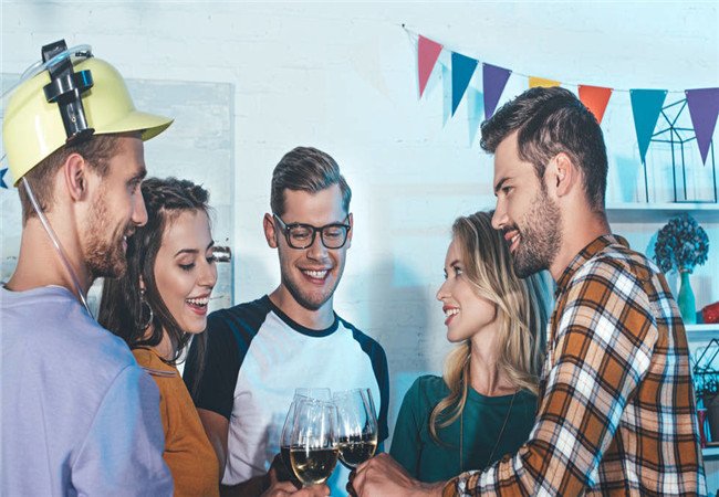 男朋友为什么总带他兄弟一起出去玩？？？