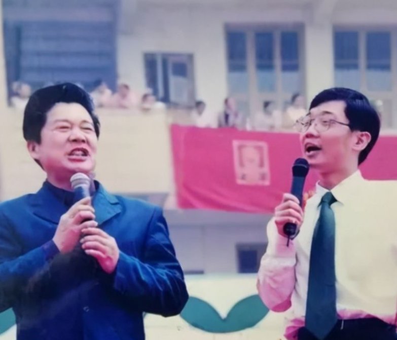 双簧《打电话》台词是什么？