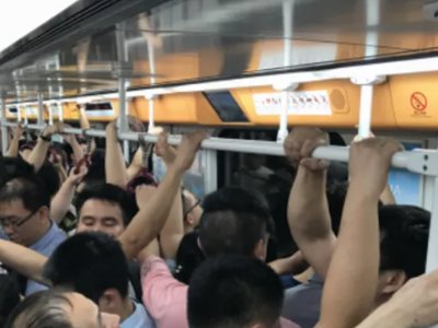 全国超千万人承受极端通勤：有人单程3小时，能拉动哪些家庭消费？