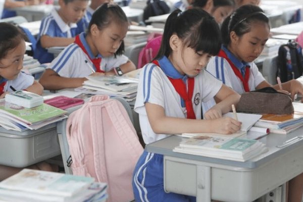 一日两比乾坤天,指什么生肖?