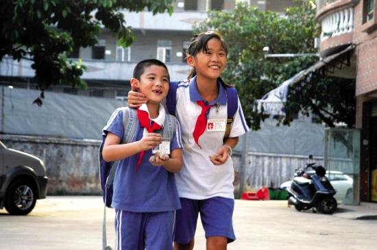 在日常生活中，叫姐姐和姐的感觉一样吗？