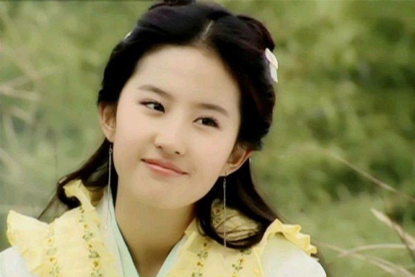 刘亦菲“毁三观”的被戏称为刘八条，神仙姐姐还有哪些让人感到有趣的称呼？