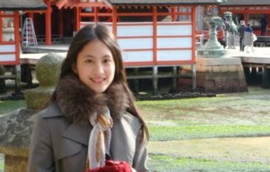 林奕含什么时候承认自己是思琪的?,