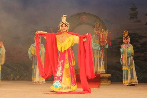 三圣母下凡后被囚华山,三圣母究竟为何下凡?