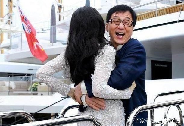 被成龙揩过油的女明星们，你都知道哪些？