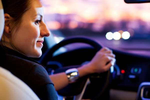 描写很细的开车内容的片段