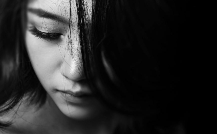 为什么说女人的左侧脸比右侧脸更迷人呢？