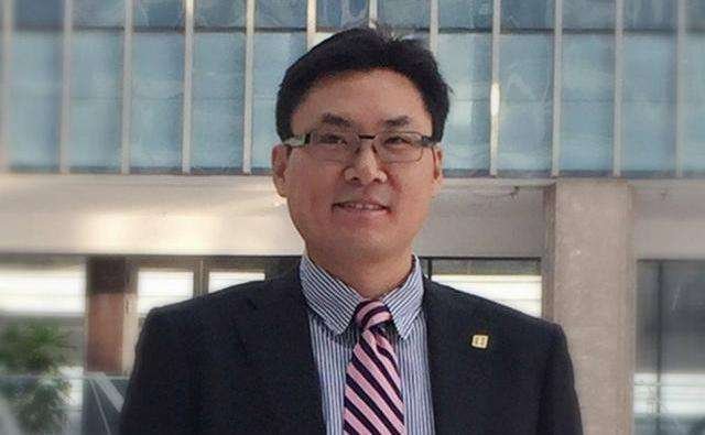 如何看待鲍毓明退出中兴通讯股份有限公司董事行列，透露了哪些信息？