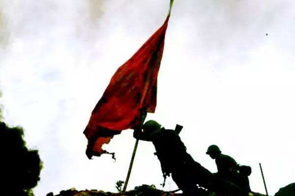 提刀跨马入东京的整首诗是什么？