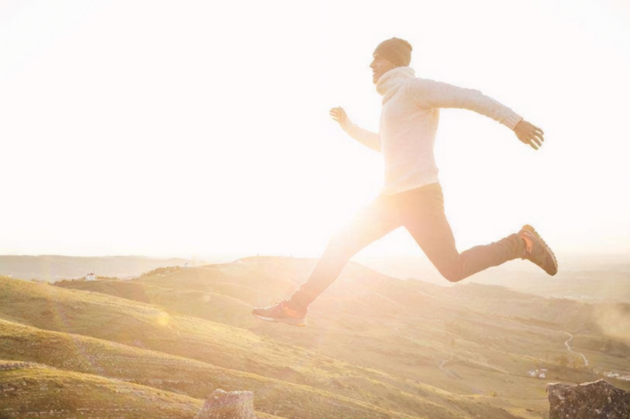 抬起一条腿对正往里怼是什么意思