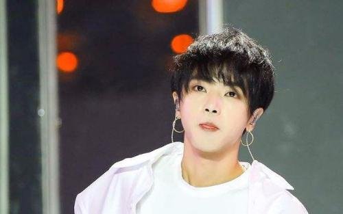 电影行徒使者张家辉死时的歌曲是什么