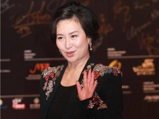 何超琼买了陈百强的豪宅是真的吗