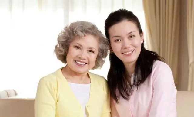 女子因丈夫早逝再嫁，前公婆待其如女儿！她们的婆媳关系为何如此融洽？