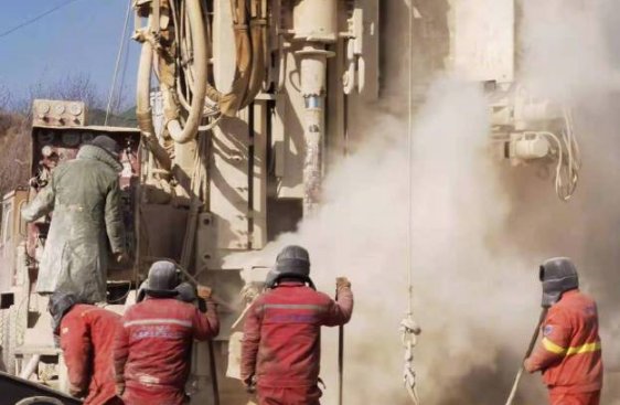 山东栖霞金矿是私企还是国企？