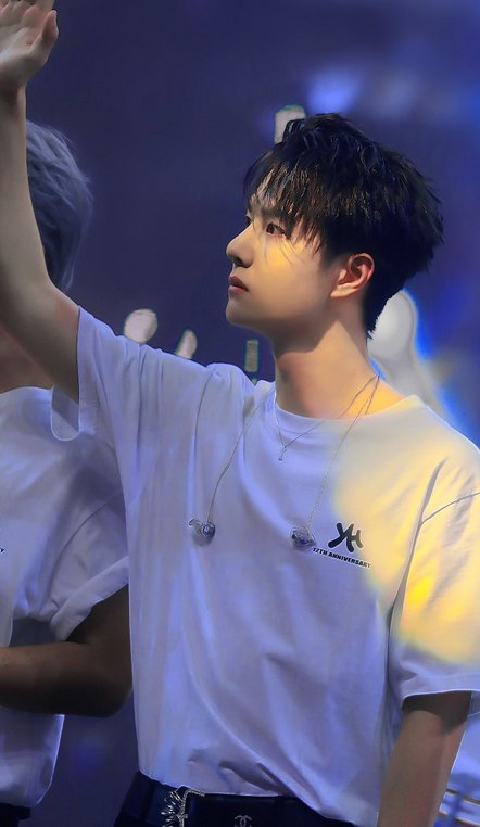 王一博、周冬雨化身苏绣画中人，对唱情歌！苏绣的魅力到底在哪儿？