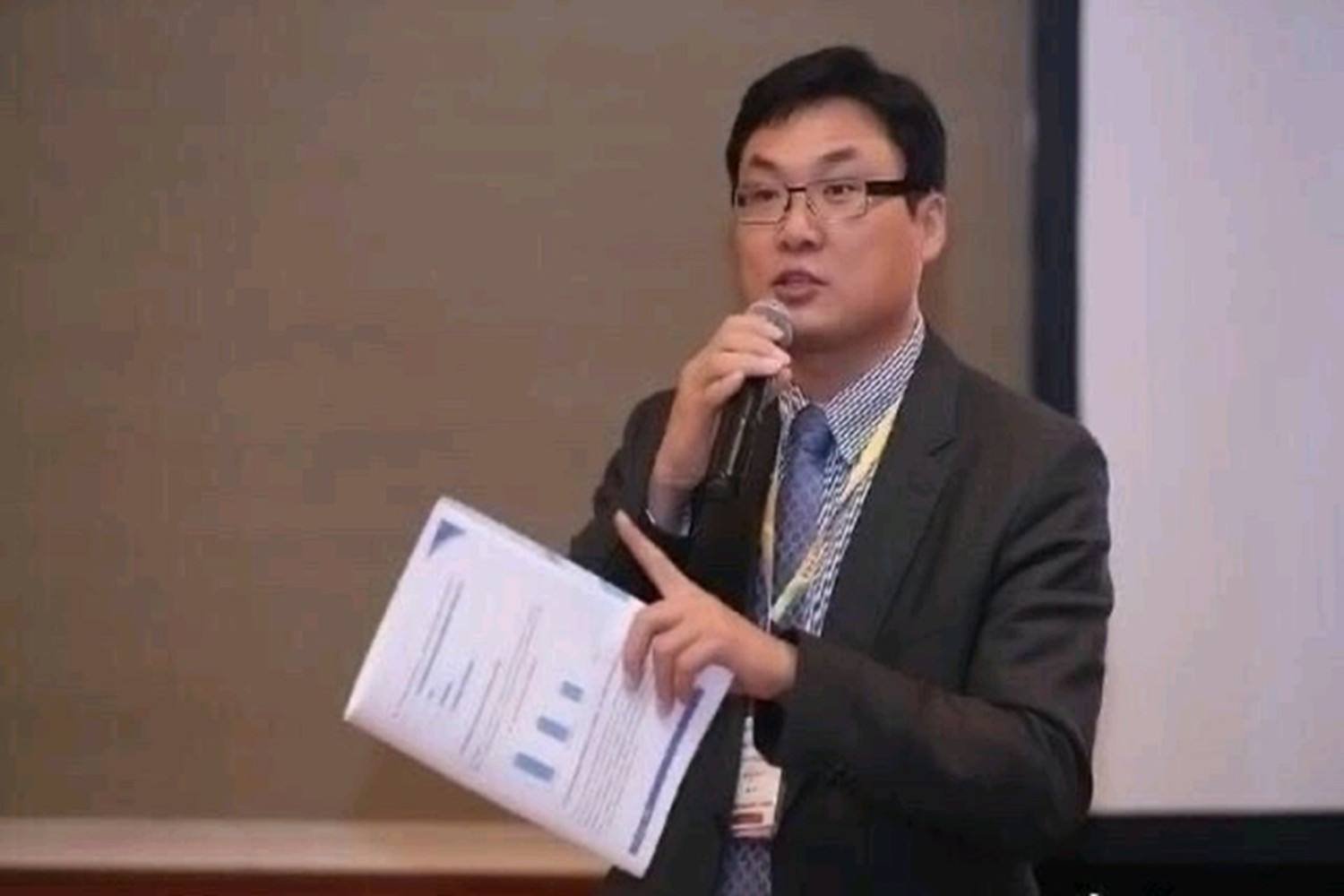 如何看待鲍毓明退出中兴通讯股份有限公司董事行列，透露了哪些信息？