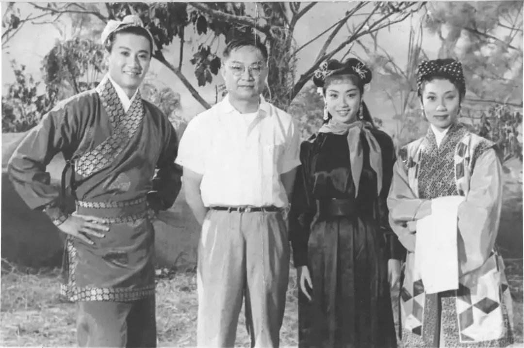 飞雪连天是什么意思？