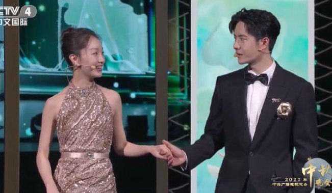 王一博、周冬雨化身苏绣画中人，对唱情歌！苏绣的魅力到底在哪儿？