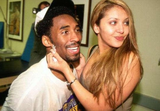 瓦妮莎和马龙谈恋爱这件事情是真的吗？