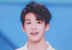 何洛洛给刘谦变魔术翻车，“班门弄斧”是一种怎样的体验？