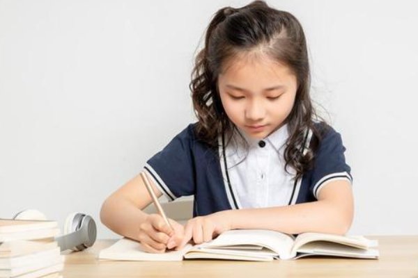 吃班主任的小兔兔作文怎么写