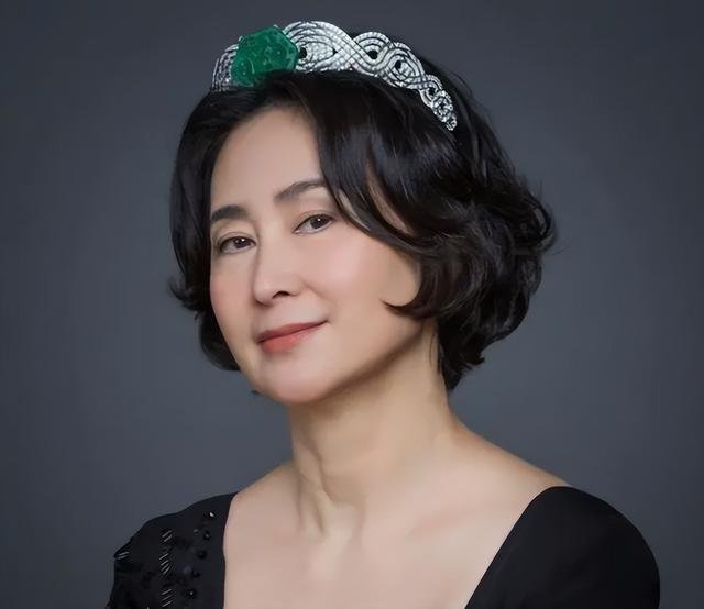 何超琼买了陈百强的豪宅是真的吗