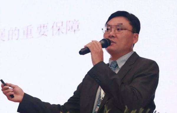 如何看待鲍毓明退出中兴通讯股份有限公司董事行列，透露了哪些信息？