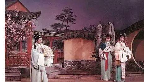 月移花影动,疑是玉人来 的意思是什么