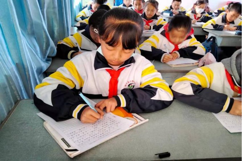 小学生突出优点的范文怎么写?