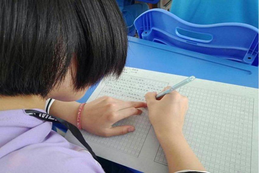 小学生突出优点的范文怎么写?