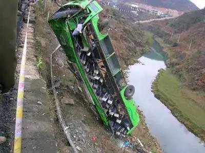 贵阳车祸中45人为社区涉疫居民，事故背后，哪些问题值得深思？