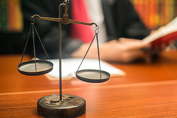 沂水警方通报男子将妻子砍伤致死,该名男子的作案动机是什么?