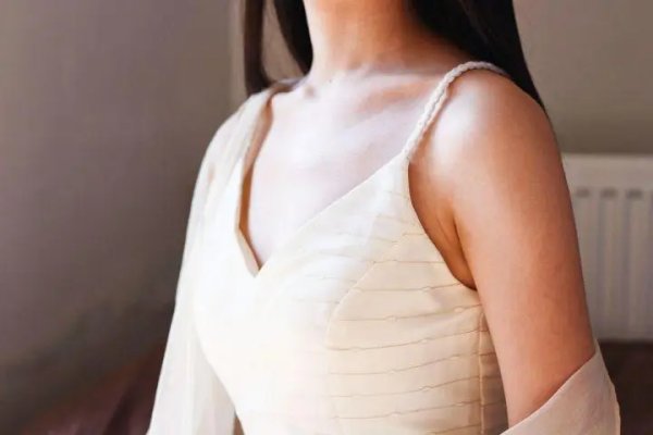 女生的胸口长什么？